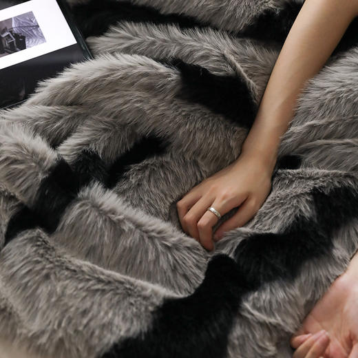 自然醒轻奢阿尔坦仿狐狸毛皮草毛毯兔毛冬季加厚沙发盖毯保暖午睡小毯子MT 商品图6