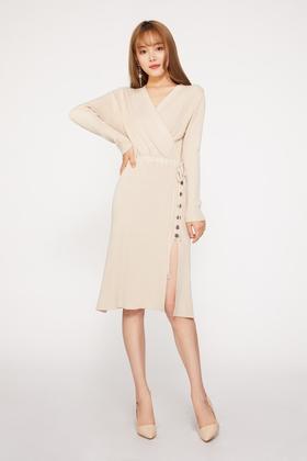 ESTELLICA 米杏色抽绳针织开衩连衣裙 9677