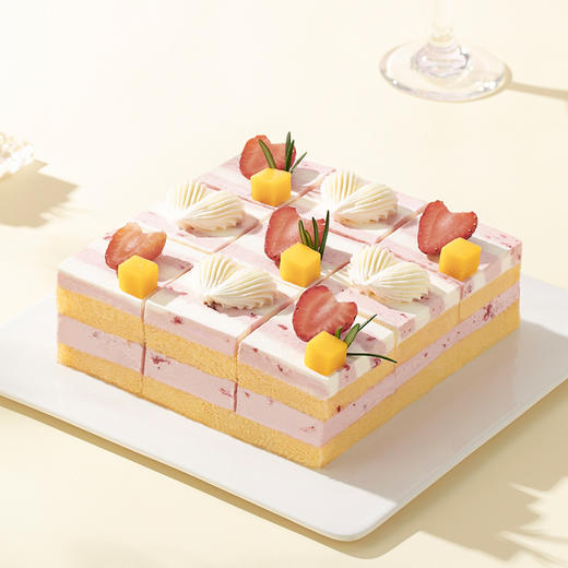 【莓莓酸奶格格】午后甜点和周末小聚推荐。酸奶x草莓奶油，甜酸绵密，细腻可口。（69.9） 商品图4