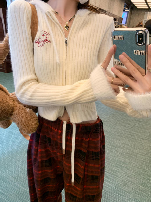 <曾小咸推荐>2.8现货秒杀 ！微信超特价！红色字母连帽针织衫 日常189.99 立减100 秒杀89.99！！ 商品图5