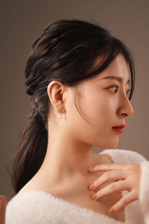 【会员专属】Manreya玛芮雅大树珍珠耳钉铜镀金珍珠6-7mm复古法式 商品图1