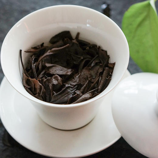 2016年贡眉 特级白茶饼 净重300克 商品图2