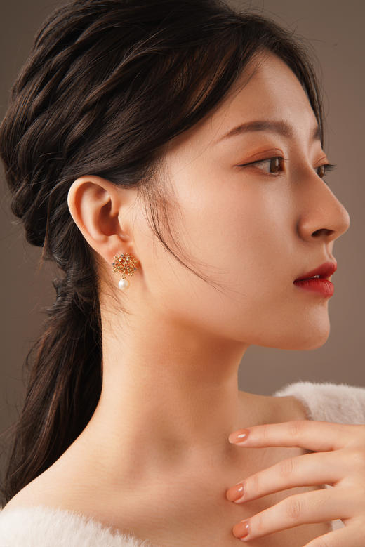 【会员专属】Manreya玛芮雅大树珍珠耳钉铜镀金珍珠6-7mm复古法式 商品图2