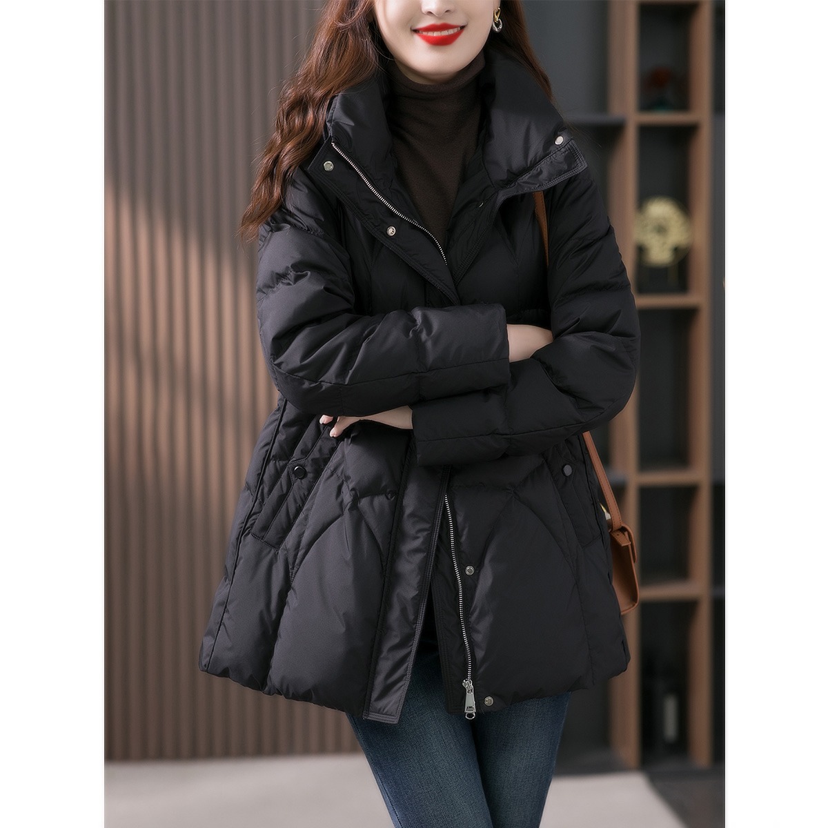 黑色连帽90白鹅绒羽绒服女短款2023冬季新款气质宽松保暖外套