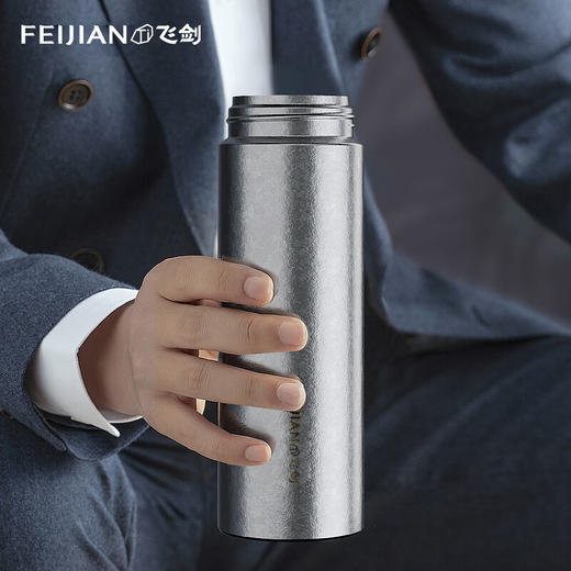 飞剑臻烁/380ML真空保温杯高纯钛大容量便携钛杯商务高档养生泡茶水杯 商品图6