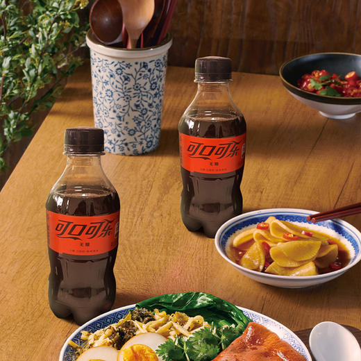 可口可乐 碳酸饮料 无糖300ml*24瓶 含汽 饮料 0糖0肪零度 汽水 包邮 商品图2