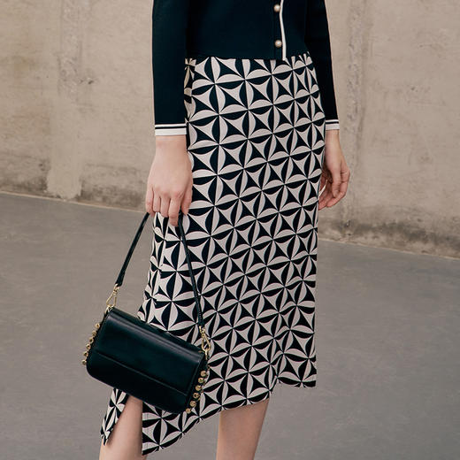 EITIE爱特爱春季新款印花侧开叉半裙7306003 商品图2