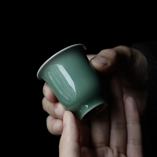 龙泉青瓷严少英素面小杯品杯茶杯功夫小茶杯陶瓷喝茶专用家用待客品茗杯 商品图3
