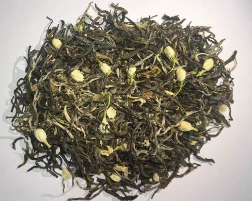 【2023新茶 茉莉小茶王】耐泡口感好，口感醇厚，芳香四溢，滋味浓郁，香气持久高扬，滋味鲜爽生津。广西核心产区，叶片完整不碎，6窖工艺，叶花比例6比1，对标吴某泰、张某元680元一斤的货。250克/包 商品图3