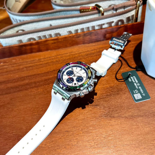 爱彼皇家橡树（女装）离岸型系列26236💖💖恒动版本，搭配正品一致的进口氟橡胶，手工镶钻工艺，财源
专柜新蓝色方钻，独家高版本 商品图4