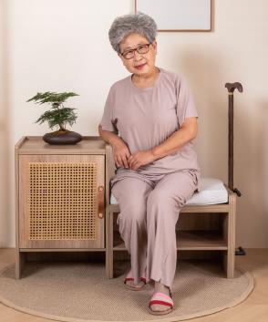 藤编换鞋凳 商品图0