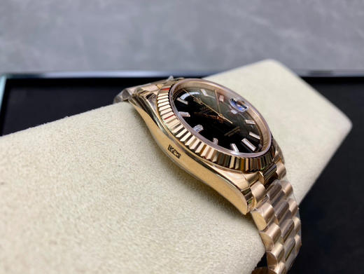 （黑冰糖）NOOB Factory新力作V2升级版 劳力士Rolex星期日志型40mm 搭载原版3255自动机械机芯228239系列腕表，40毫米直径，研发耗时16个月！原版1比1开模 商品图5