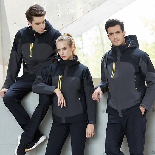 新款户外冲锋衣男女三合一两件套可拆卸登山服防风防水工作服 商品图1