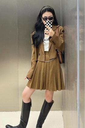 amadella 短款咖色西装外套百褶短裙套装 13803