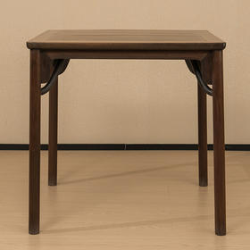 清 红木刀牙板霸王枨方桌