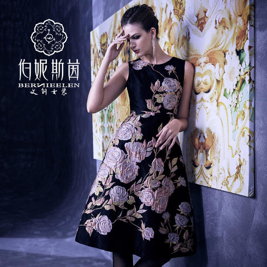 【伯妮斯茵】3S6223粉色提花连衣裙 商品图0