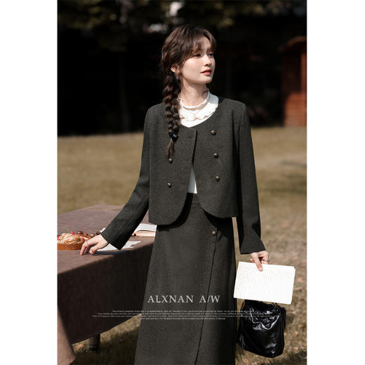 鹿向南《珍珠女郎》木耳边内搭打底衫 商品图3