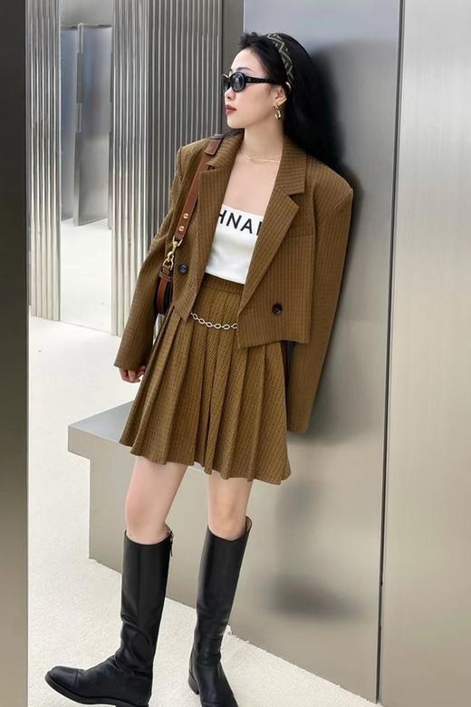 amadella 短款咖色西装外套百褶短裙套装 13803 商品图4
