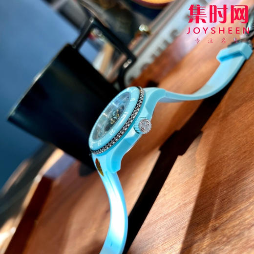 古驰新款 Gucci Dive 系列 中性机械腕表 新亮相，以潜水表为设计灵感，蜜蜂、星星 商品图6