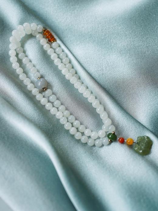 春夏新款！新中式国风美学穿搭配饰分享！天ran和田玉手串项链 细腻润白 花痴配色挑选玉石du家定制款，吉祥如意美好寓意，一物一证，品质信赖！与介面新中式搭配 尽显东方女性优雅浪漫 商品图8