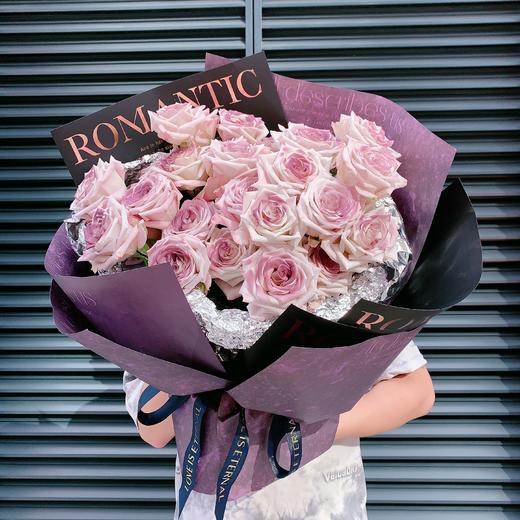 暮光之心--19朵喷色玫瑰花束 商品图3