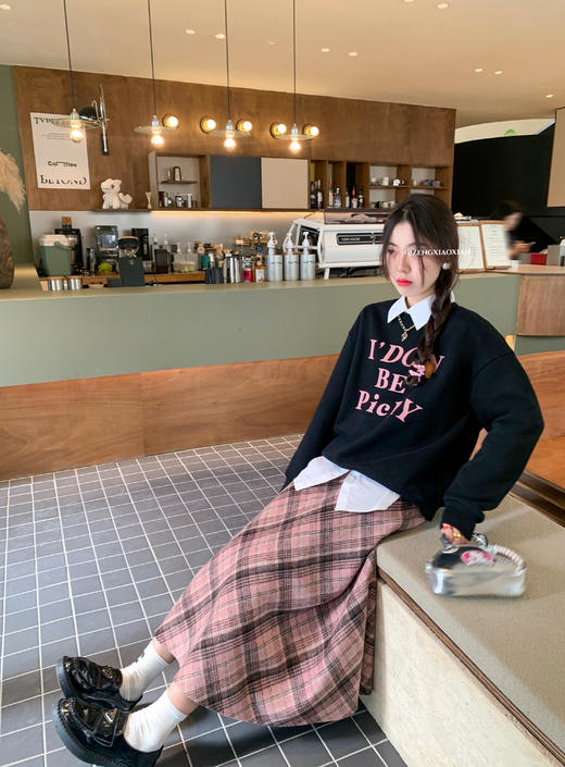 <曾小咸推荐>  黑色字母卫衣 商品图1