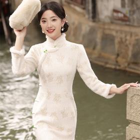 冬季新款，加毛加厚针织雪尼尔侧八扣长款旗袍中国风开衩女旗袍SJT-395