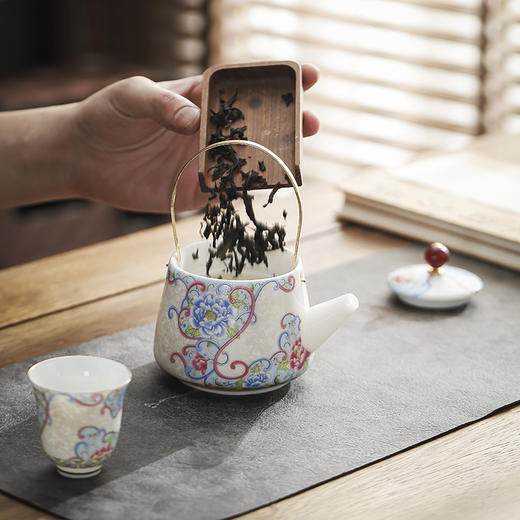 刘铭志大师羊脂玉银掐丝珐琅彩提梁壶一壶两杯 商品图2