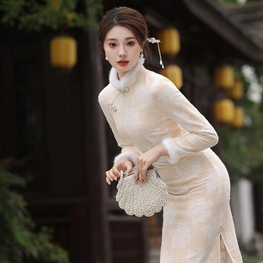 秋冬新款2023气质杏色提花仿水貂复合超柔中长款清新旗袍MLS6831 商品图1