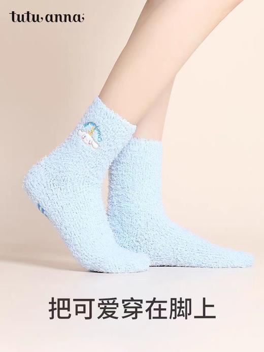 【富临店】tutuanna特价长袜 圣诞主题高密纺织奴羊毛长袜&三丽鸥联名毛毛袜 珊瑚绒保暖加厚地板袜 商品图5