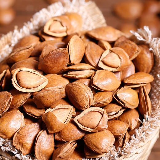 【鲜品屋】金龙贺岁坚果礼盒1.608kg 商品图3