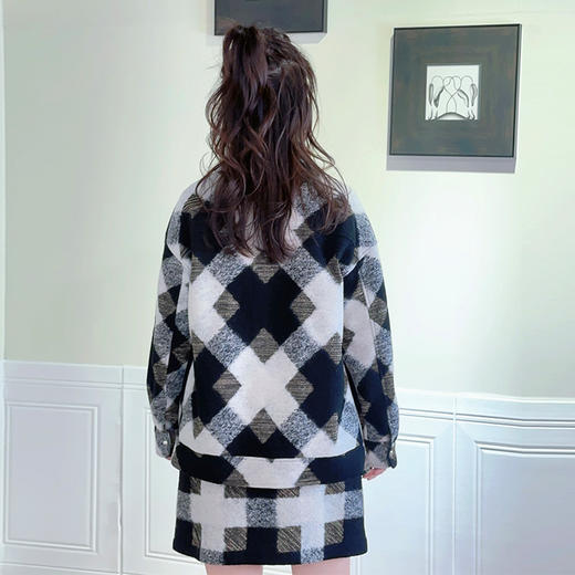 圣三利女装新秋冬季休闲短款格子羊毛上衣外套SL321A06 商品图2
