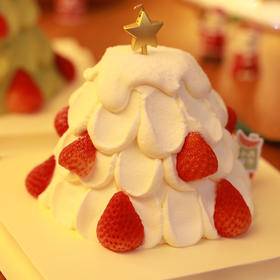 鲜奶草莓圣诞树蛋糕