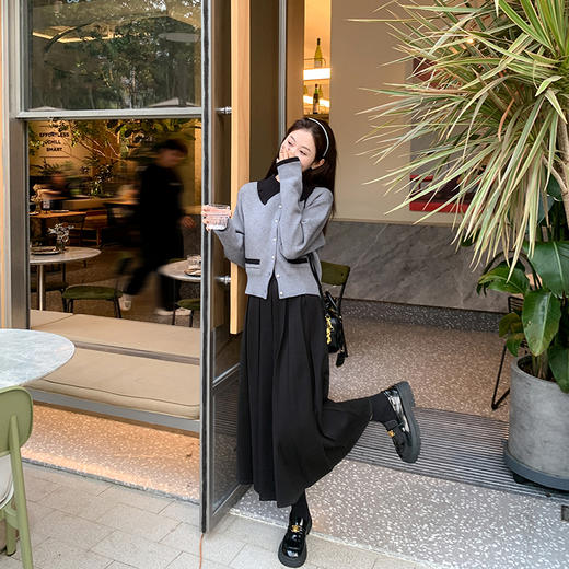 <曾小咸推荐> 【岛屿来信】灰色毛衣+半身裙 商品图1