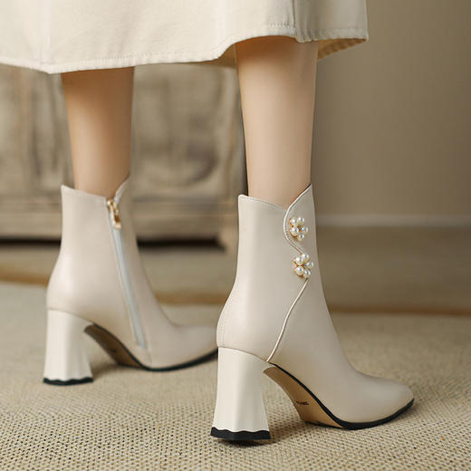 OLD-法式小短靴女秋季粗跟米色珍珠尖头高跟靴子真皮时尚优雅单里裸靴 商品图2