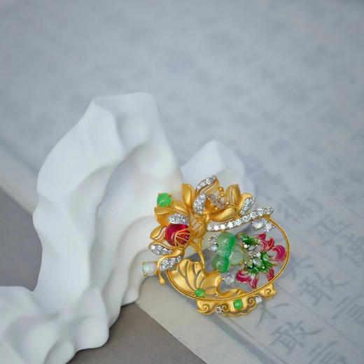 龢盒原创 此时‮绪情‬此时天，无事小‬神仙 18k金镶‮花莲‬小鱼‮胸缸‬针 商品图0