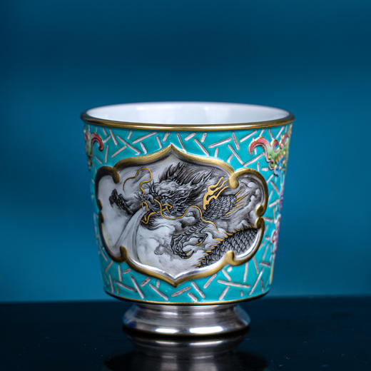 （宝）湖水绿雕刻描金开光墨彩龙跃凤鸣杯 商品图2