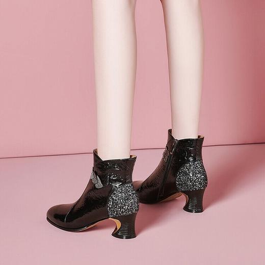 秋冬季新款尖头粗高跟鞋心形烫钻拼接时装短靴子SY-8030 商品图3