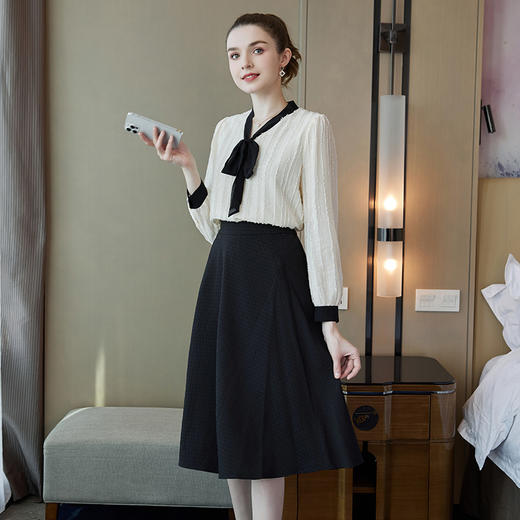 奢姿2024春季新款时尚简约大码女装胖妹妹蝴蝶结系带衬衫半裙套装9941953225 商品图0