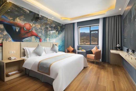 一年一度冰雪盛宴️【阿坝松潘·雪域蕃坊酒店+奇峡沟滑雪】299元起抢地暖房+奇峡沟不限时滑雪，周末元旦不加价，有效期至2025.3.10 商品图3