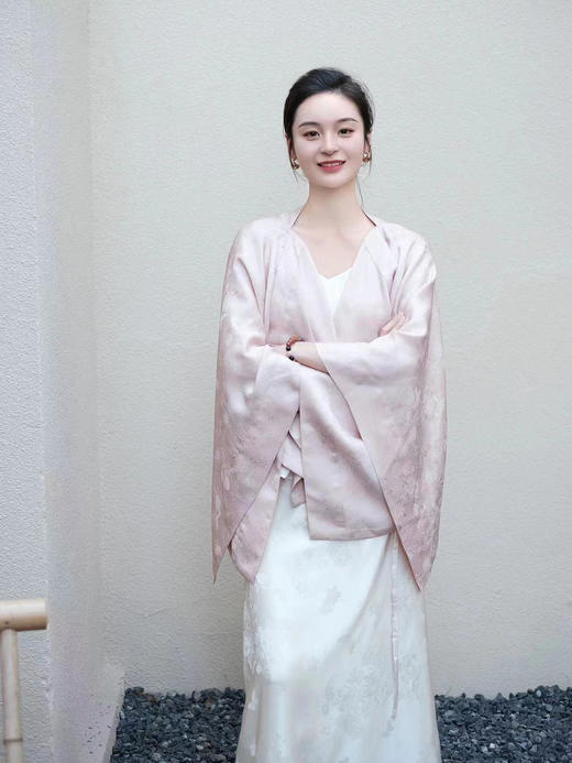 盛唐牡丹| 重缎正绢枇杷花方领上衣 商品图8