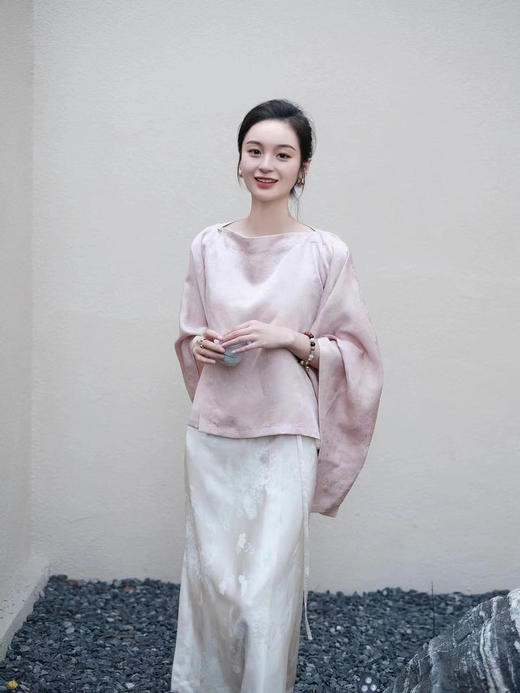 盛唐牡丹| 重缎正绢枇杷花方领上衣 商品图11