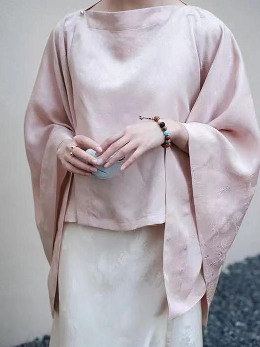 盛唐牡丹| 重缎正绢枇杷花方领上衣 商品图10