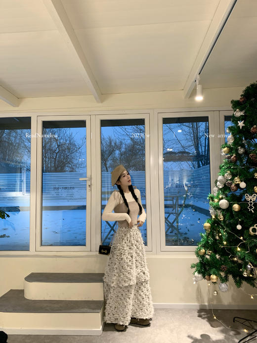 Read Nameless /圆领皮肤衣打底衫两件套+今年最重工的半裙 商品图10