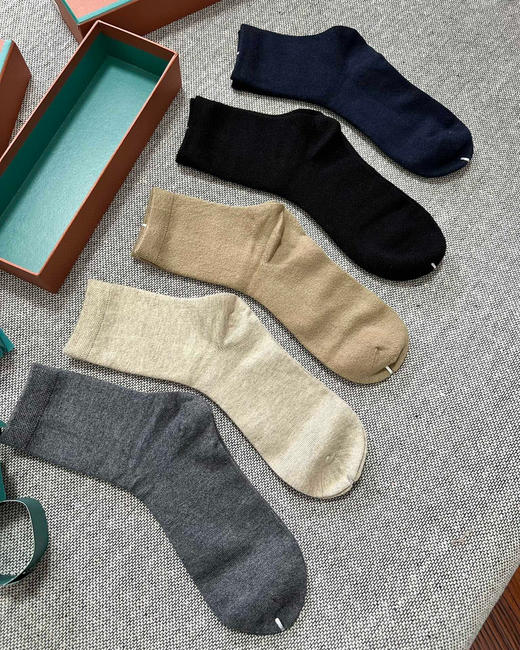 限时包邮 LP绵羊毛羊绒混纺 男女款 中筒保暖袜 一盒五色不拆卖 商品图4
