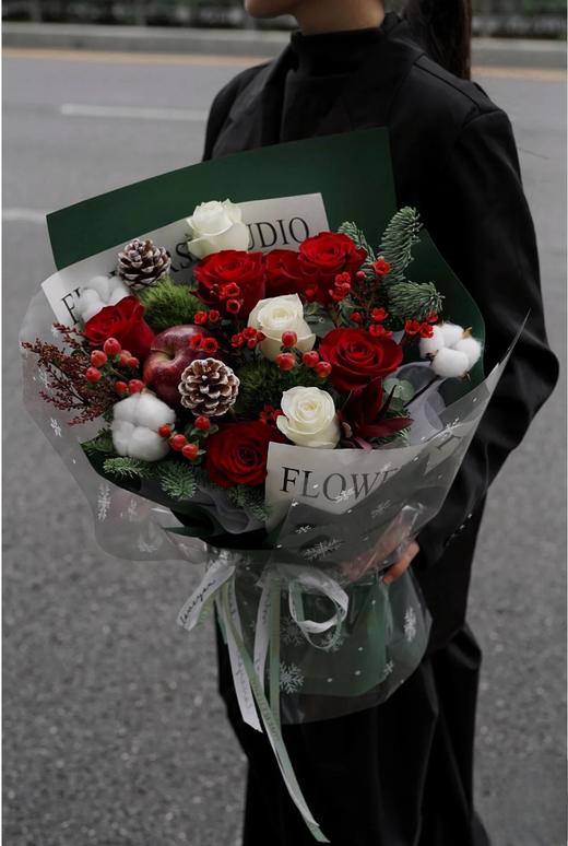 圣诞节红玫棉花松果平安果花束二选一 商品图2