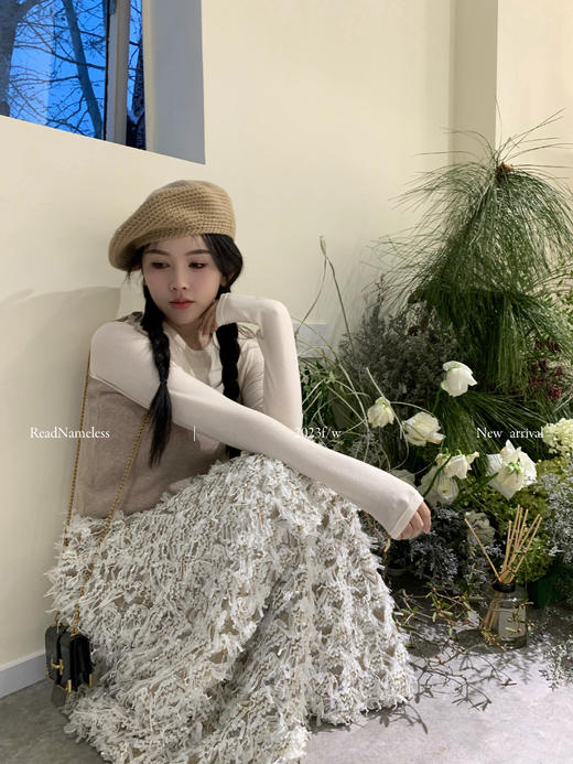 Read Nameless /圆领皮肤衣打底衫两件套+今年最重工的半裙 商品图11