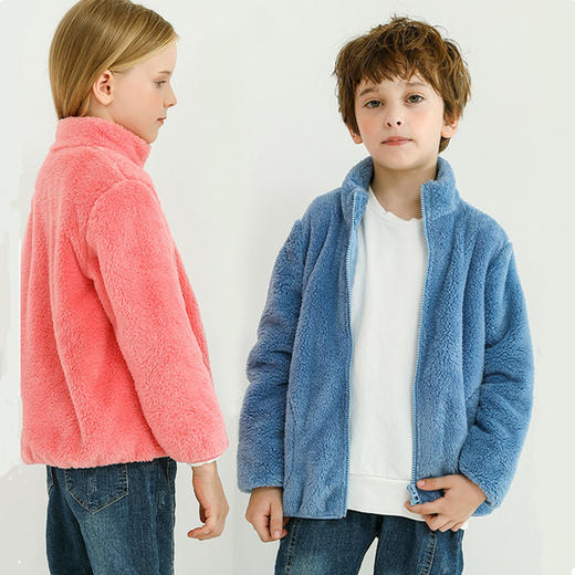 【冬日暖意，温暖陪伴成长】儿童舒棉绒保暖外套，仿羊羔绒保暖上衣，陪伴男女童度过寒冷冬天。优质面料，柔软舒适，温暖恒久，让孩子享受无拘束的自由，尽情展翅飞翔。点燃温暖梦想！ 商品图0