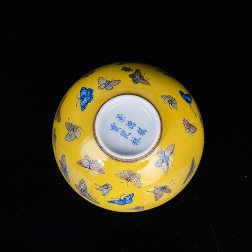 黄地古彩描金万蝶杯 商品图5