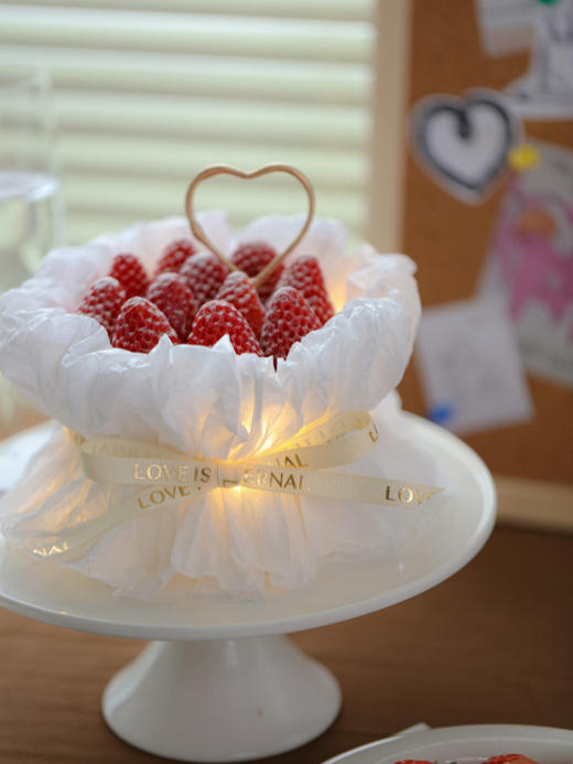 【草莓季】小“莓"好 草莓花束灯光蛋糕 商品图1